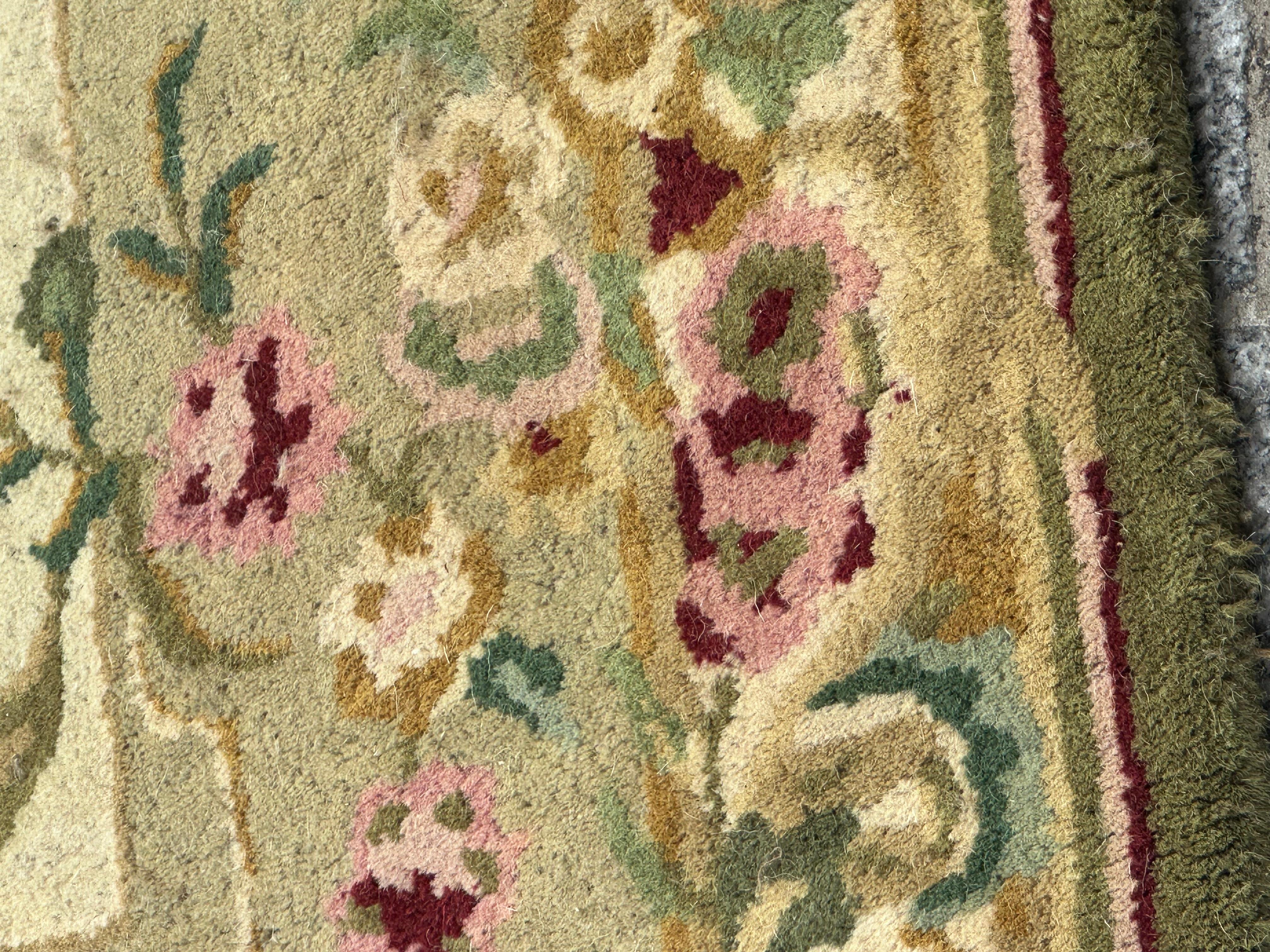 Bobyrug's Beautiful Savonnerie Style Hand Tufted Rug im Angebot 9