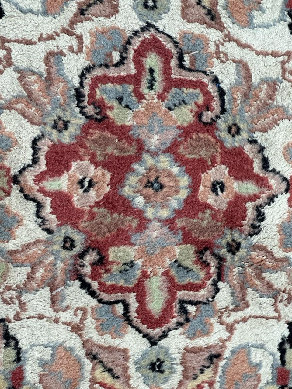 Beautiful small vintage silk and wool Pakistani rug  For Sale 1