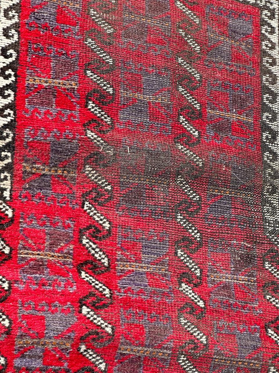 Bobyrug’s Beautiful vintage distressed Turkish rug  For Sale 3