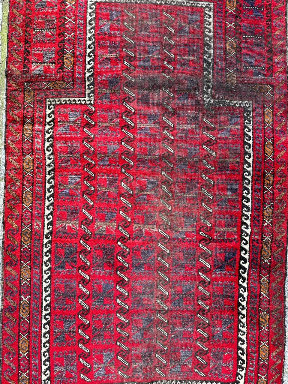 Bobyrug’s Beautiful vintage distressed Turkish rug  For Sale 9