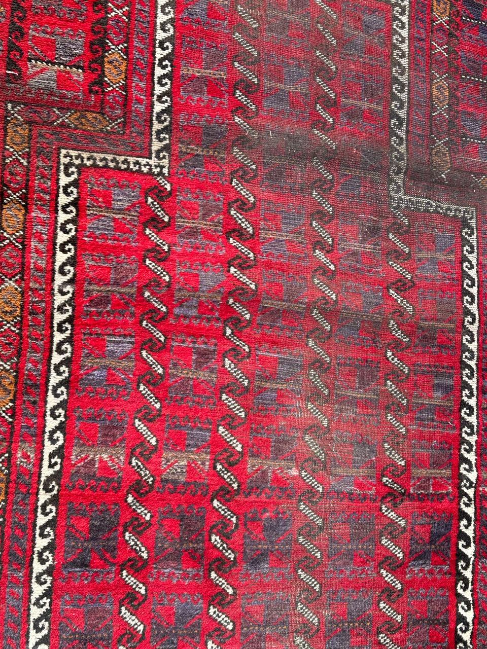 Nice vintage distressed Turkish rug with a design of mihrab and red, black, grey and white colours, important wears due to the use and age. Entirely hand knotted with wool on wool foundation

✨✨✨
