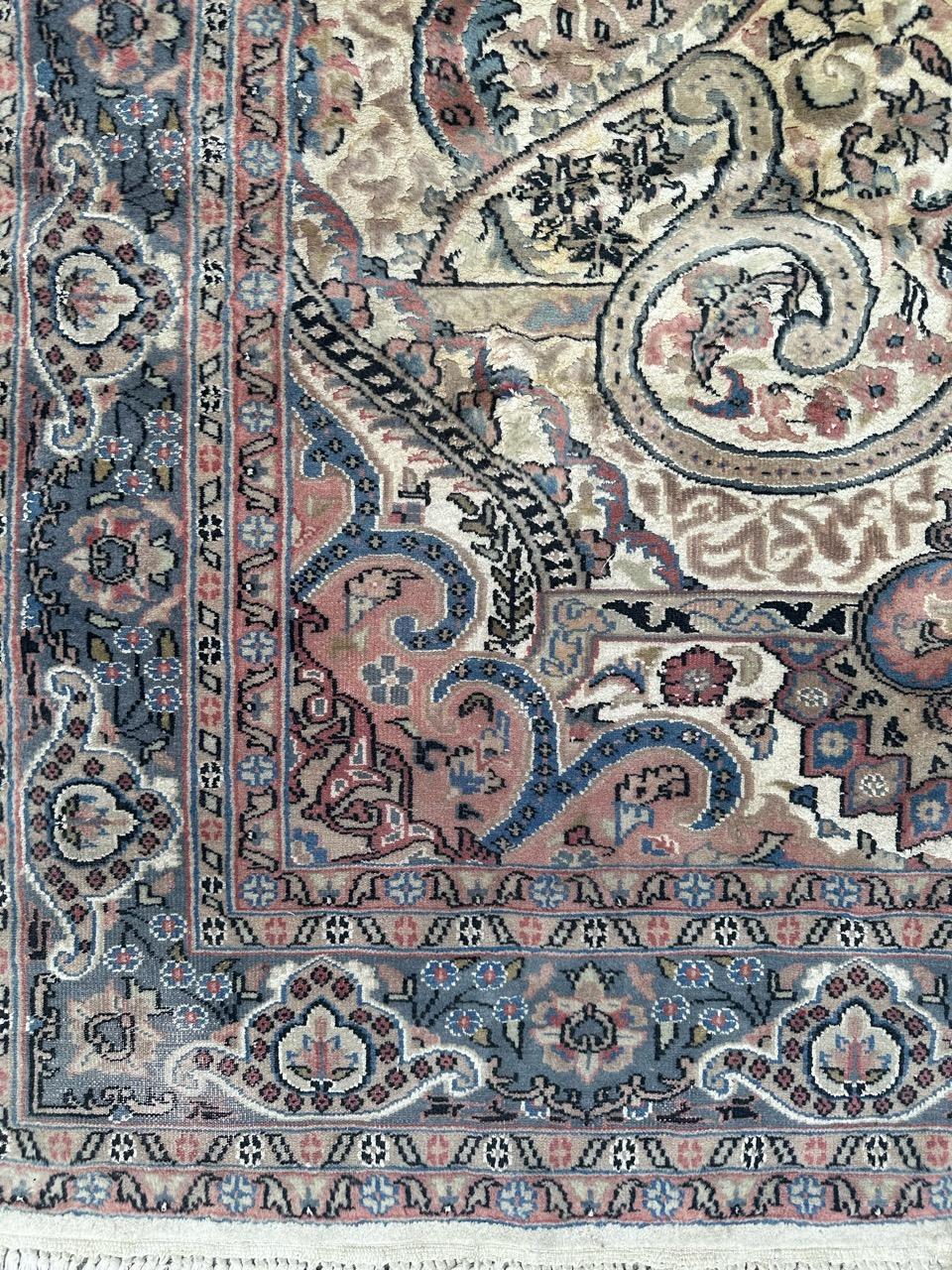 Beautiful vintage Pakistani rug 4