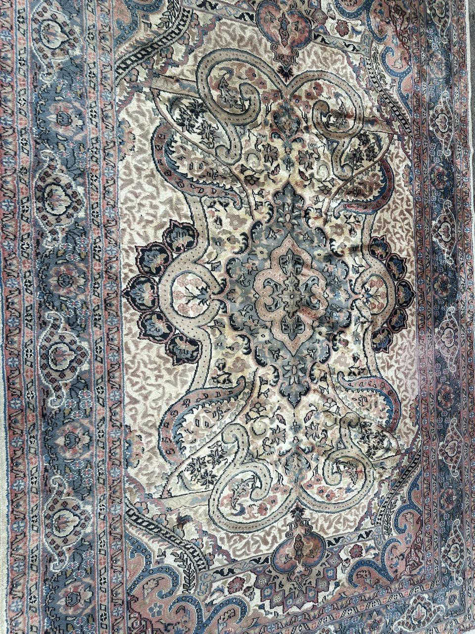 Beautiful vintage Pakistani rug 9