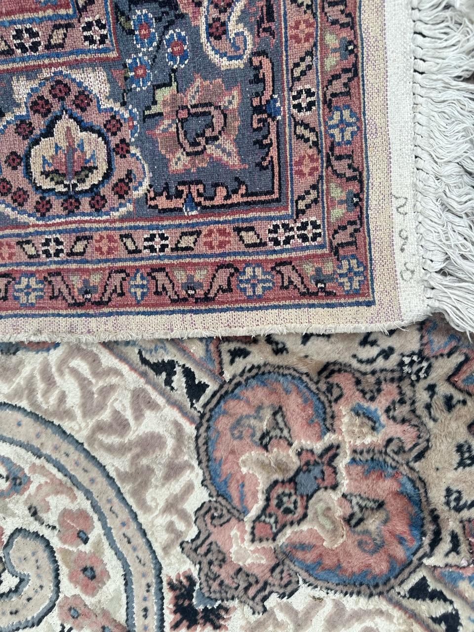 Beautiful vintage Pakistani rug  For Sale 12