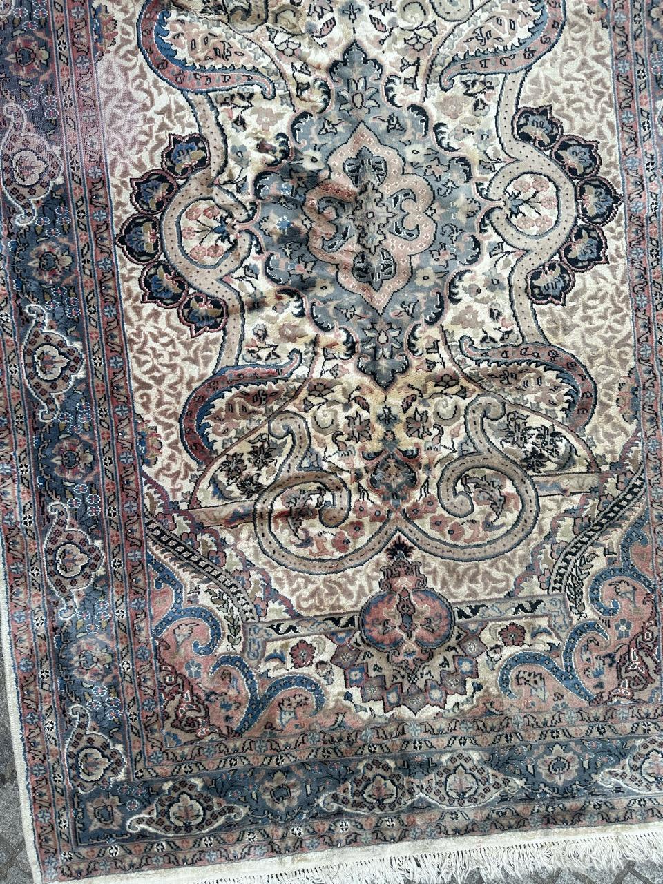 Kashan Beautiful vintage Pakistani rug  For Sale