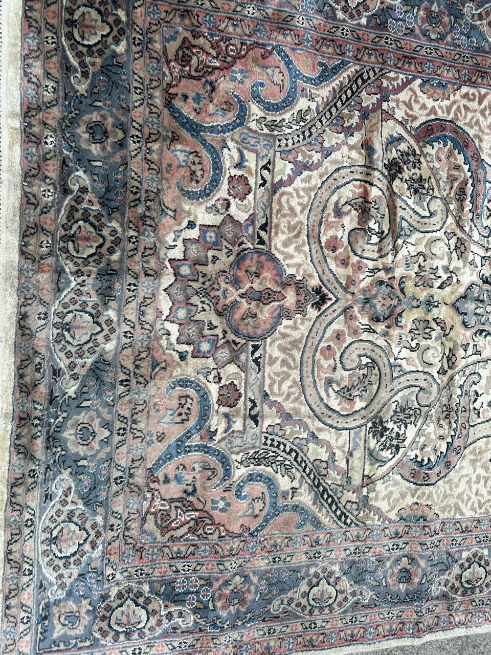 Late 20th Century Beautiful vintage Pakistani rug  For Sale