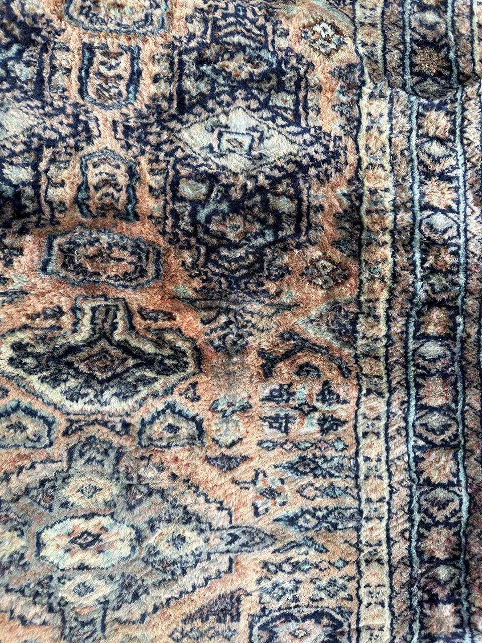 Bobyrug's Beautiful vintage Turkmen Stil pakistanischen Teppich  (Stammeskunst) im Angebot