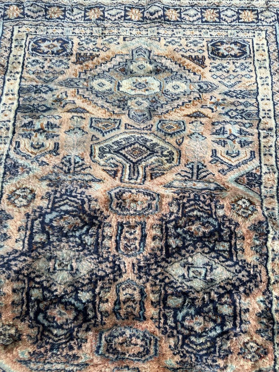 Bobyrug's Magnifique tapis pakistanais vintage de style turkmène  Bon état - En vente à Saint Ouen, FR