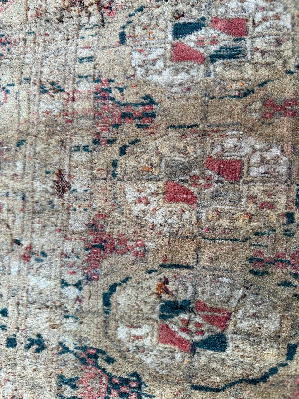 Nice early 20th century Turkmen Bokhara rug with a Bokhara design and light colours, entirely and finely hand knotted with wool on wool foundation. Important wears and little damages 

✨✨✨
