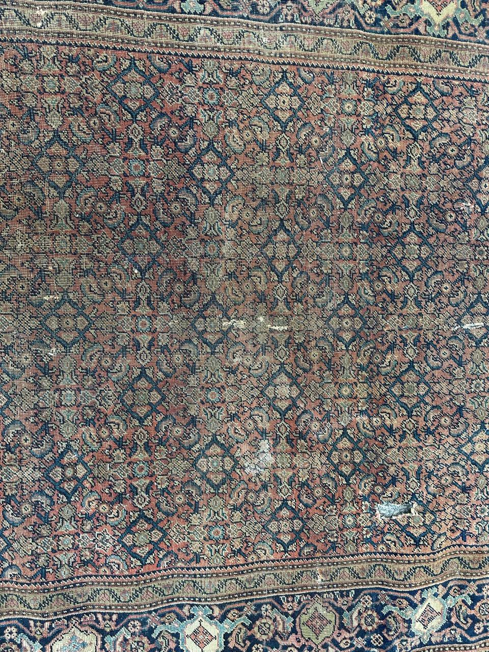 Bobyrug’s distressed antique Farahan rug For Sale 5
