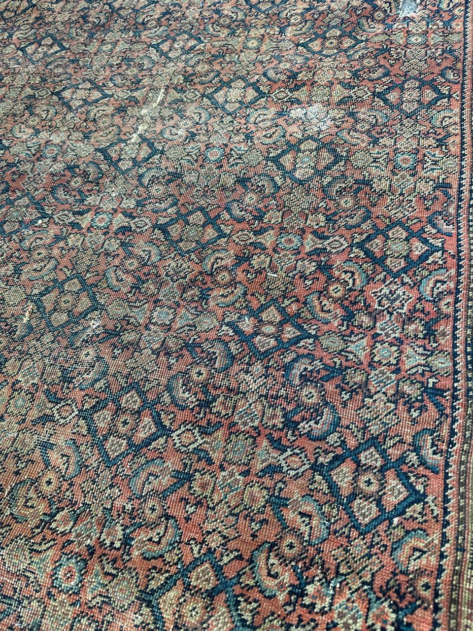 Bobyrug’s distressed antique Farahan rug For Sale 7