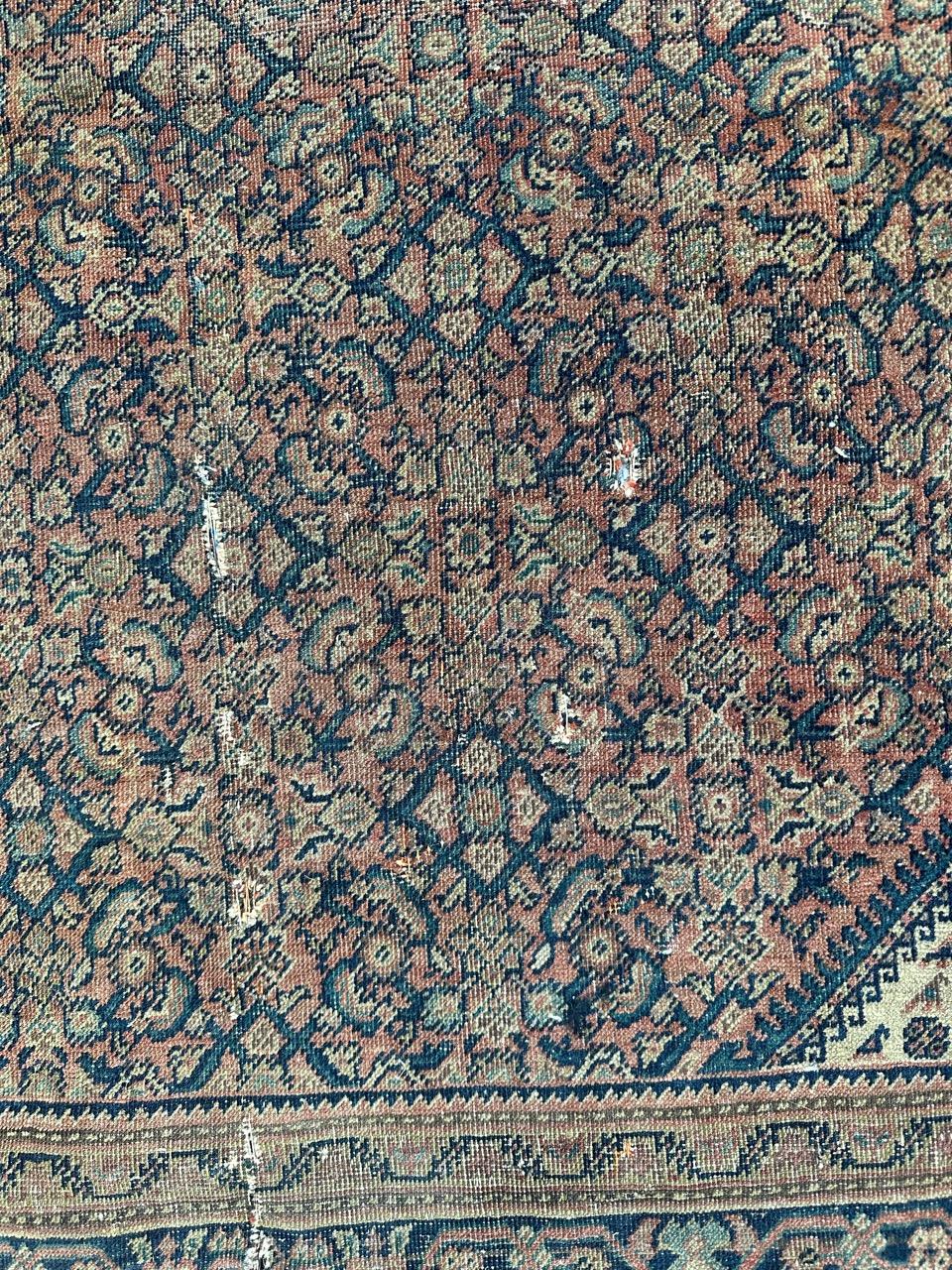 Bobyrug’s distressed antique Farahan rug For Sale 9