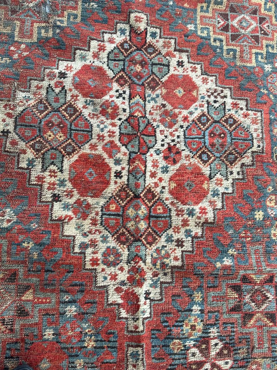 Bobyrug’s distressed antique Shiraz rug For Sale 4