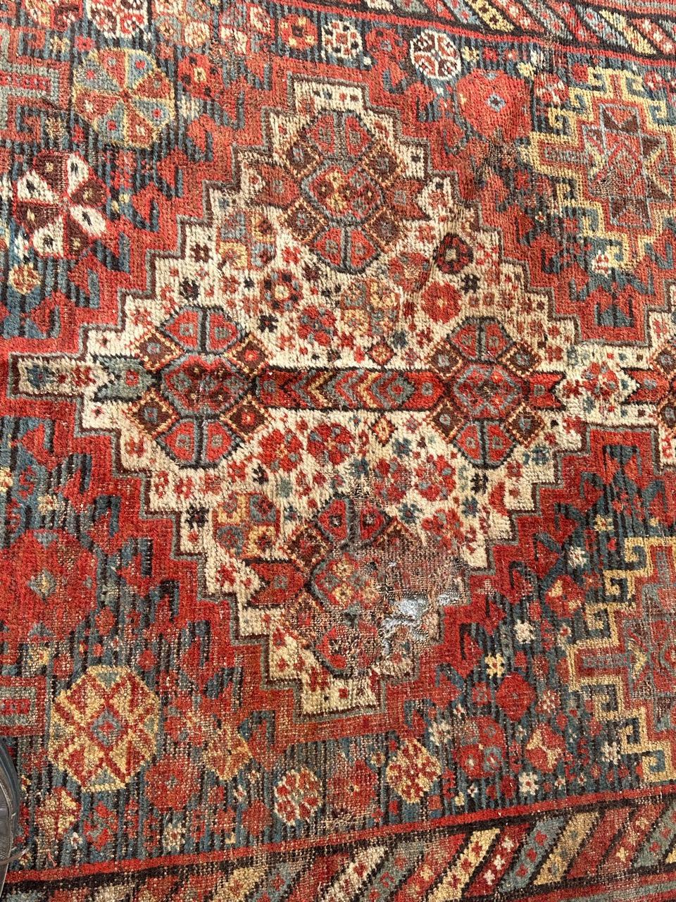 Bobyrug’s distressed antique Shiraz rug For Sale 6