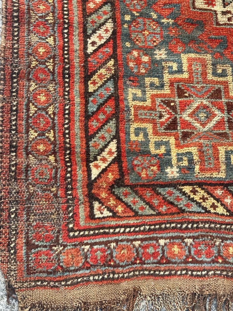 Bobyrug’s distressed antique Shiraz rug For Sale 9