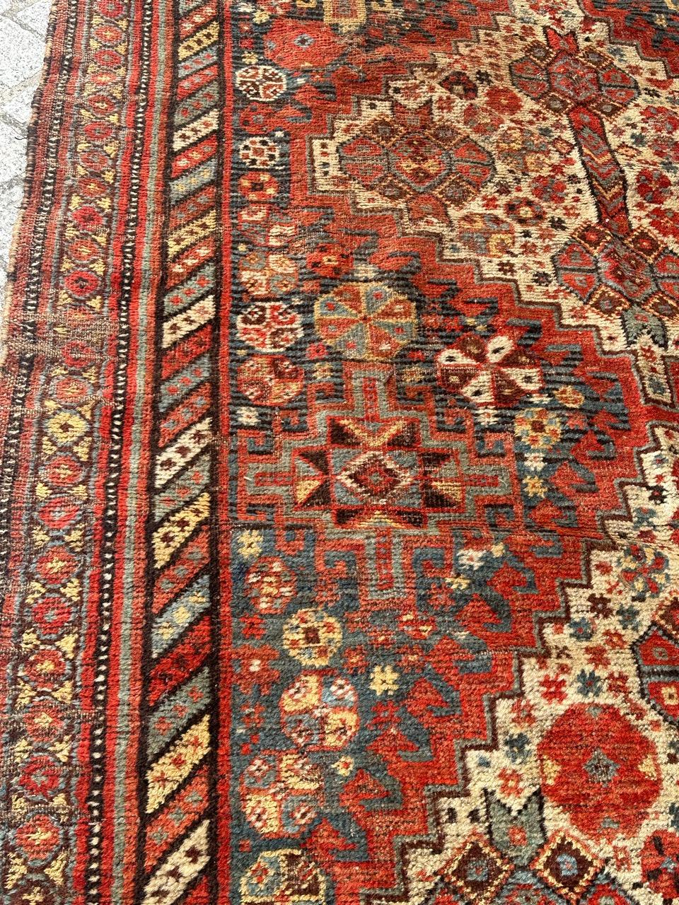 Bobyrug’s distressed antique Shiraz rug For Sale 10