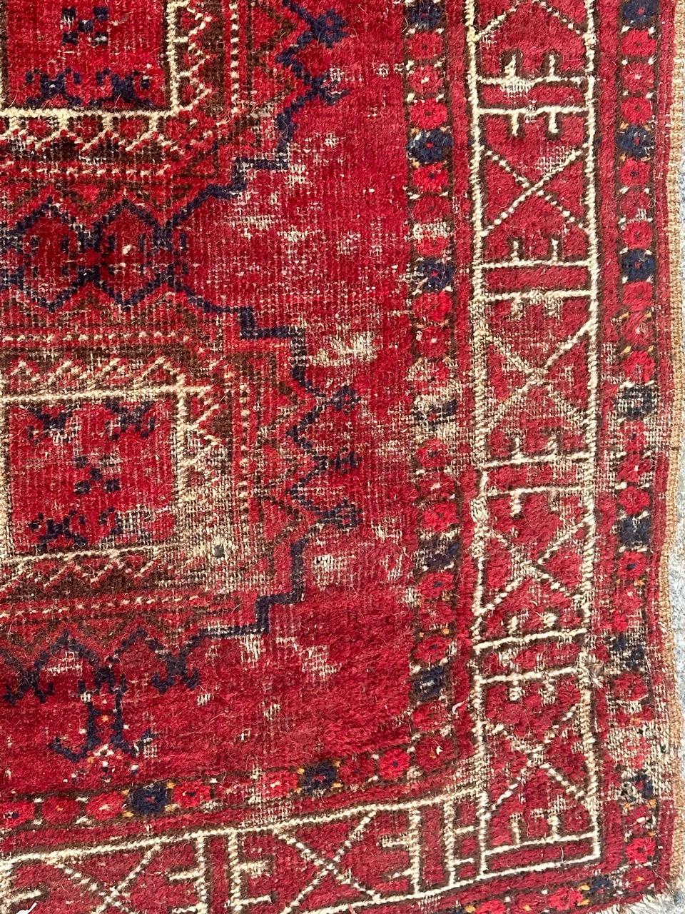 Antiker turkmenischer Teppich, beschädigt  im Zustand „Starke Gebrauchsspuren“ im Angebot in Saint Ouen, FR