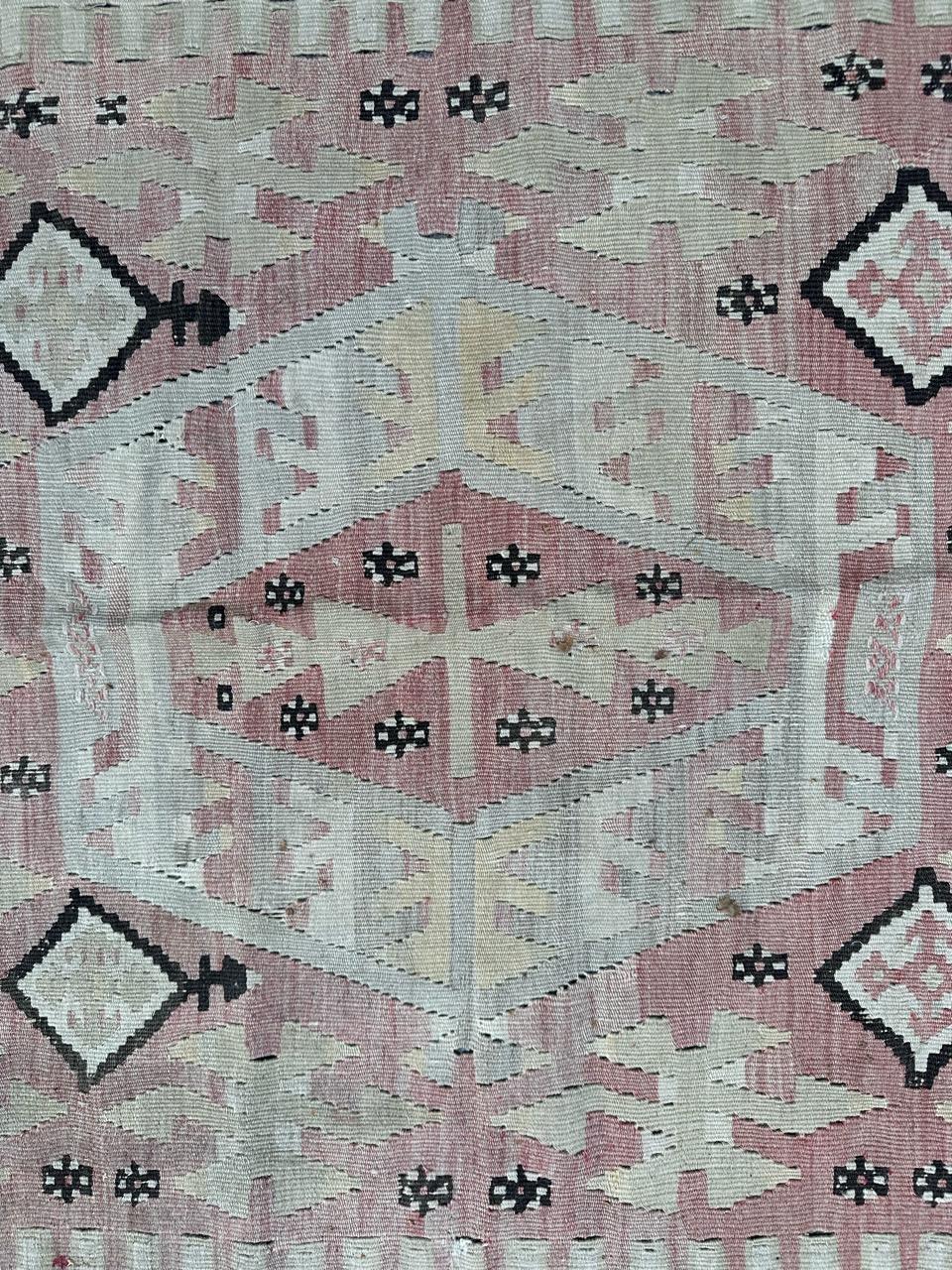 Bobyrugs schöner anatolischer türkischer Kelim aus der Mitte des Jahrhunderts im Angebot 9
