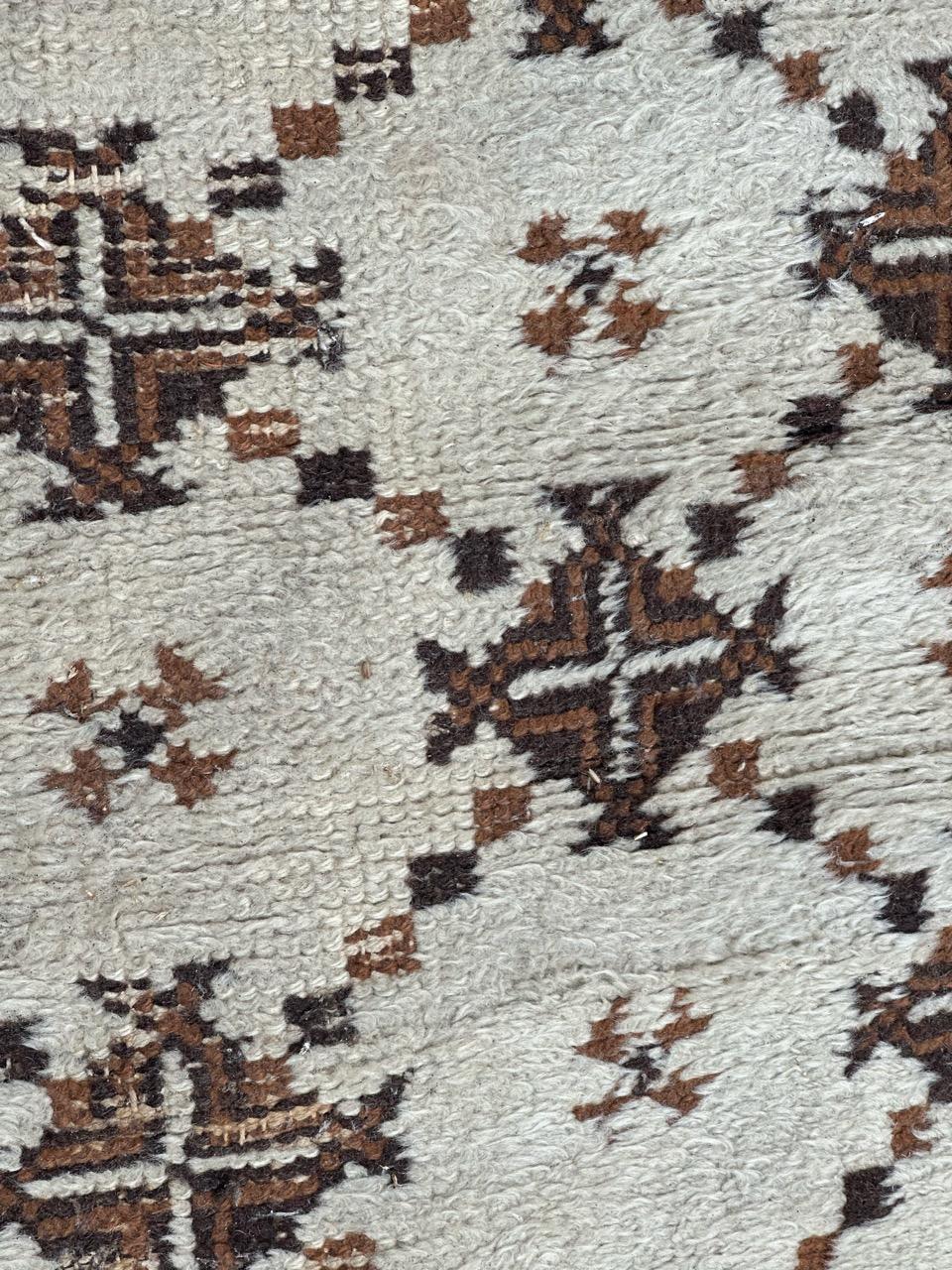 Bobyrug's schöner antiker marokkanischer Teppich im Art Deco Stil  (Art déco) im Angebot