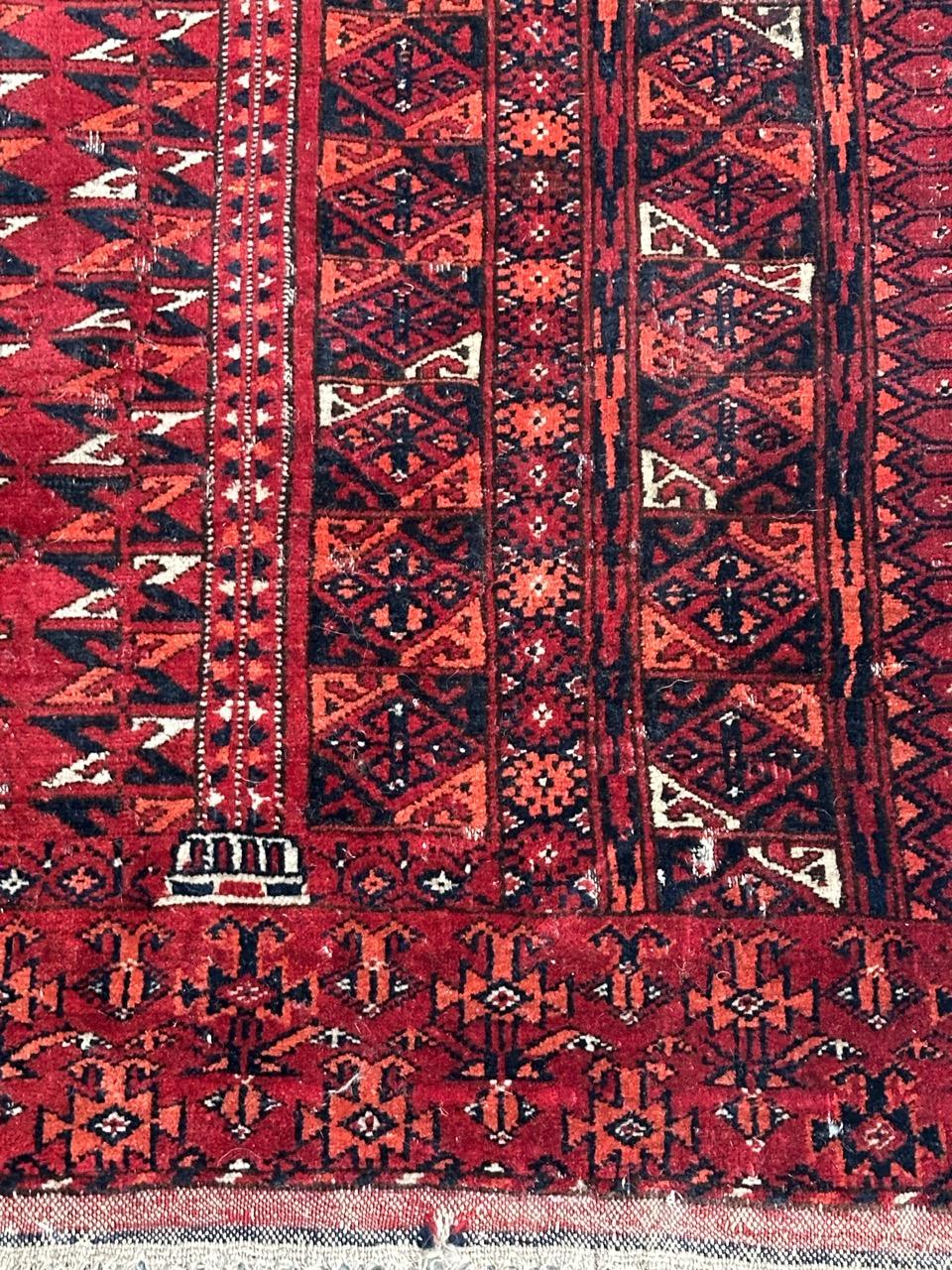 Afghan Le beau tapis antique du Turkménistan en détresse de Bobyrug  en vente