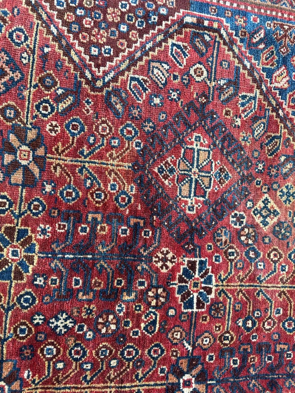 Le beau tapis antique qashqai de Bobyrug  en vente 8