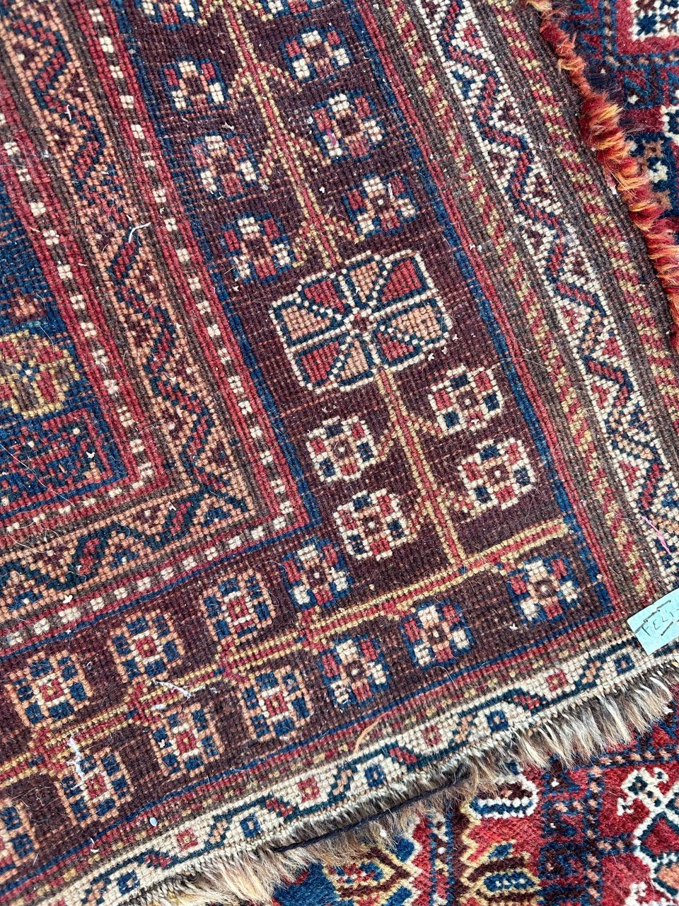 Le beau tapis antique qashqai de Bobyrug  en vente 12