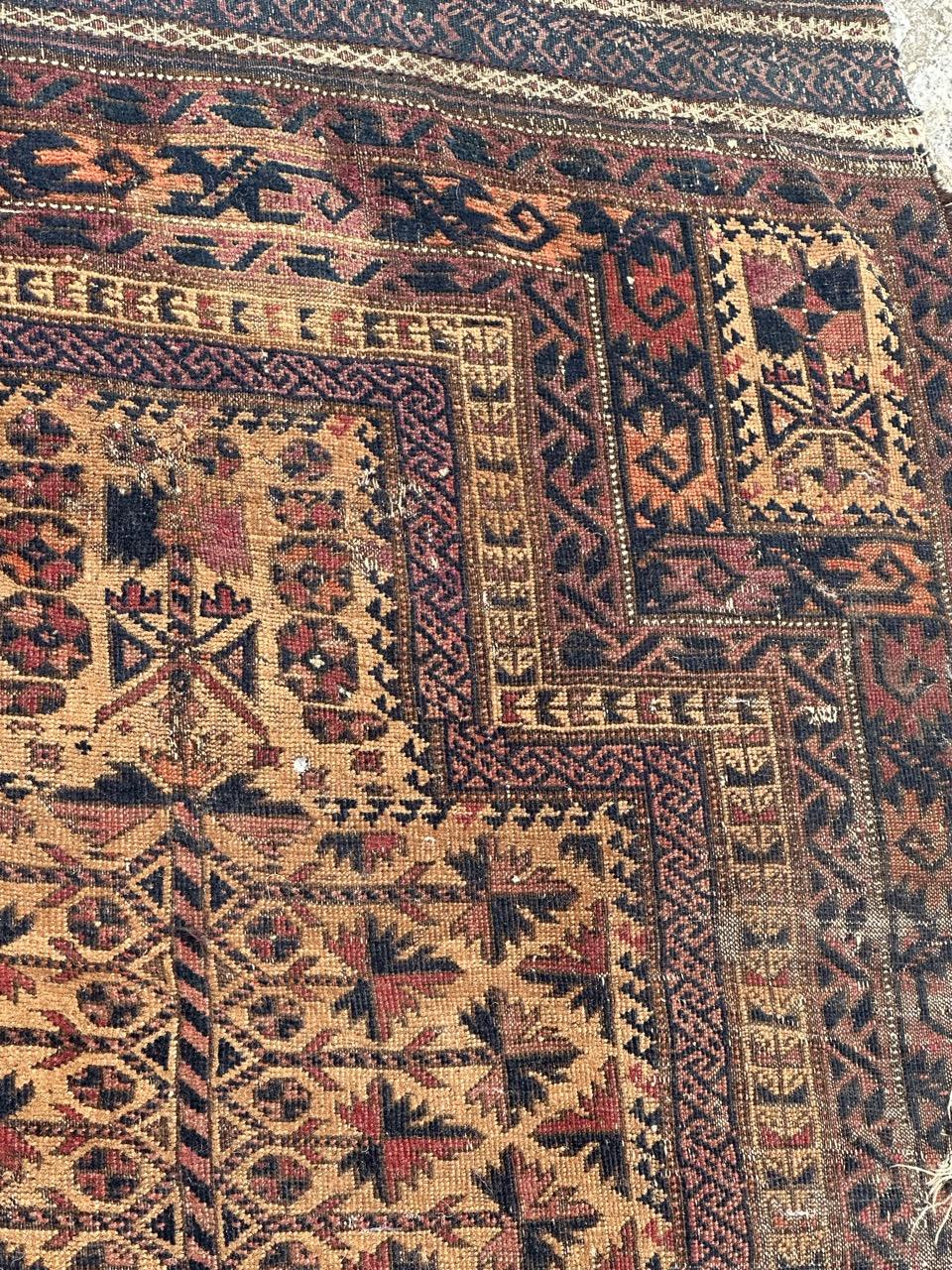 Bobyrug's nice distressed antique fine tribal Baluch rug  en vente 11