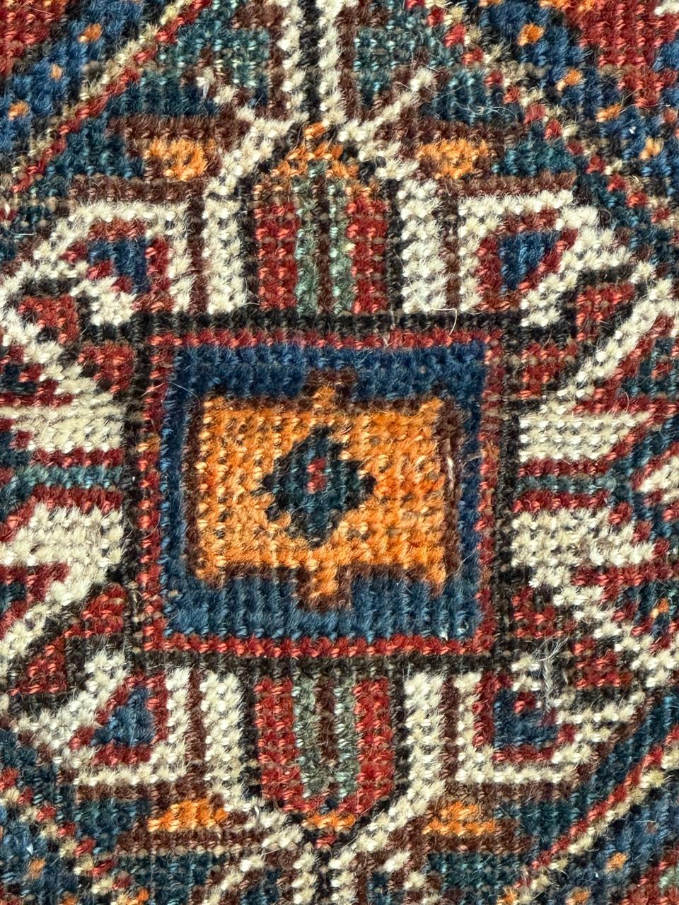 Laine Bobyrug's nice distressed antique tribal Shiraz rug en vente