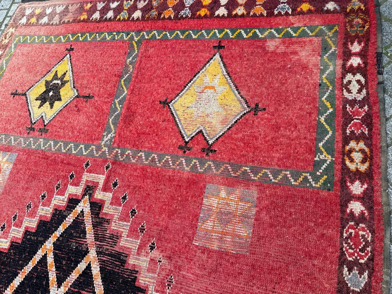 Bobyrug's schöner langer marokkanischer Stammesteppich im Angebot 9