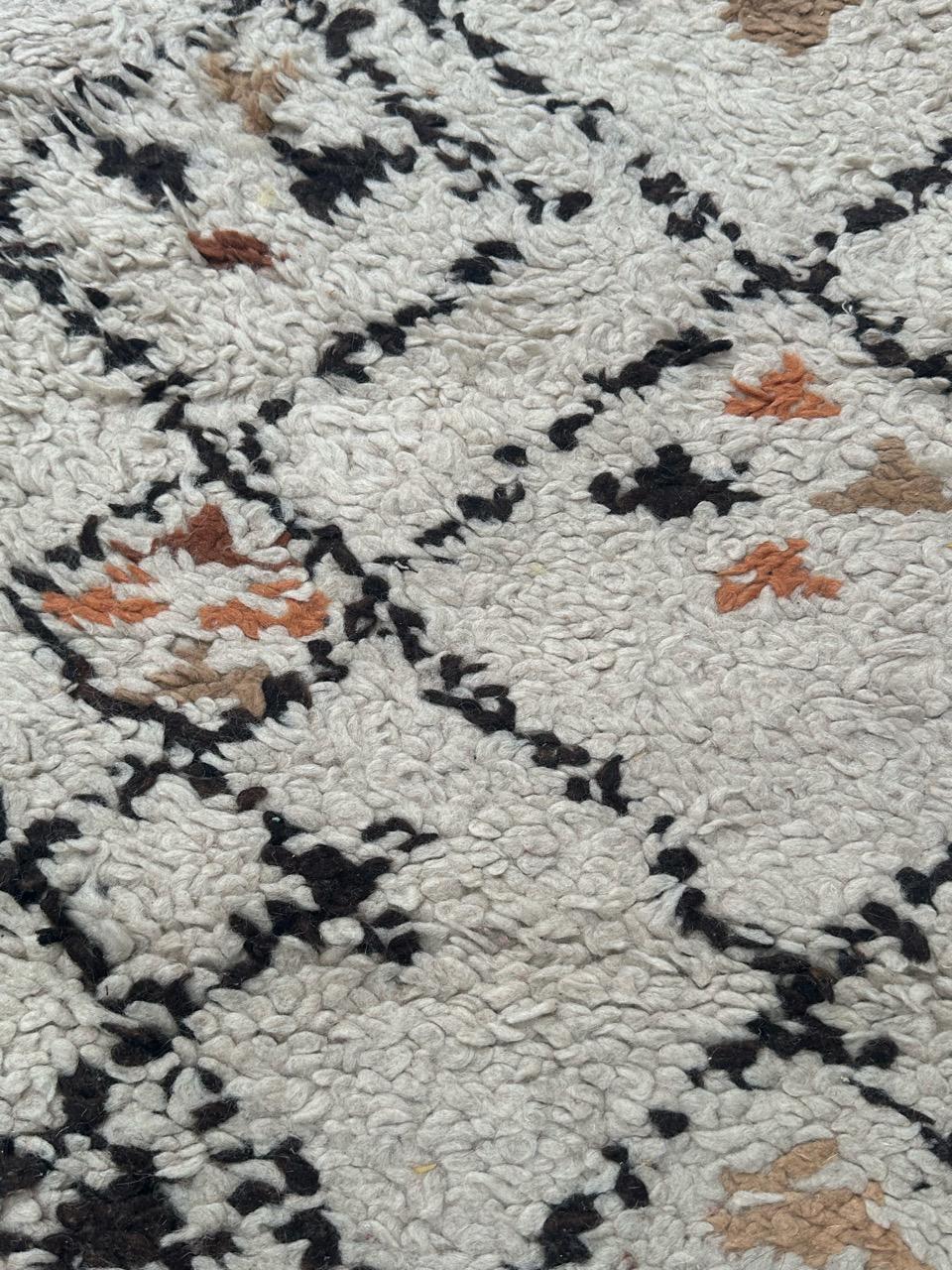 nice mid century small  tribal Beni Ouarain Moroccan rug  For Sale 5