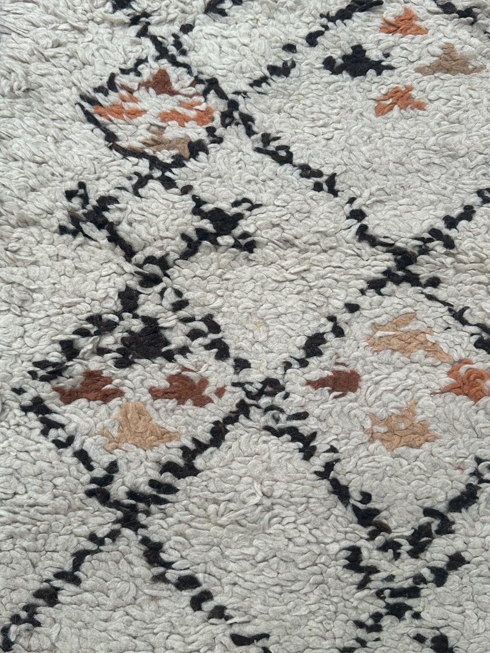 nice mid century small  tribal Beni Ouarain Moroccan rug  For Sale 6
