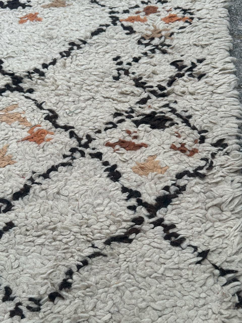 nice mid century small  tribal Beni Ouarain Moroccan rug  For Sale 8