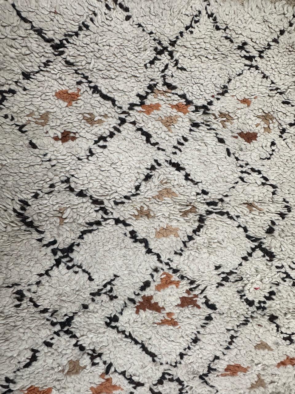 nice mid century small  tribal Beni Ouarain Moroccan rug  For Sale 8