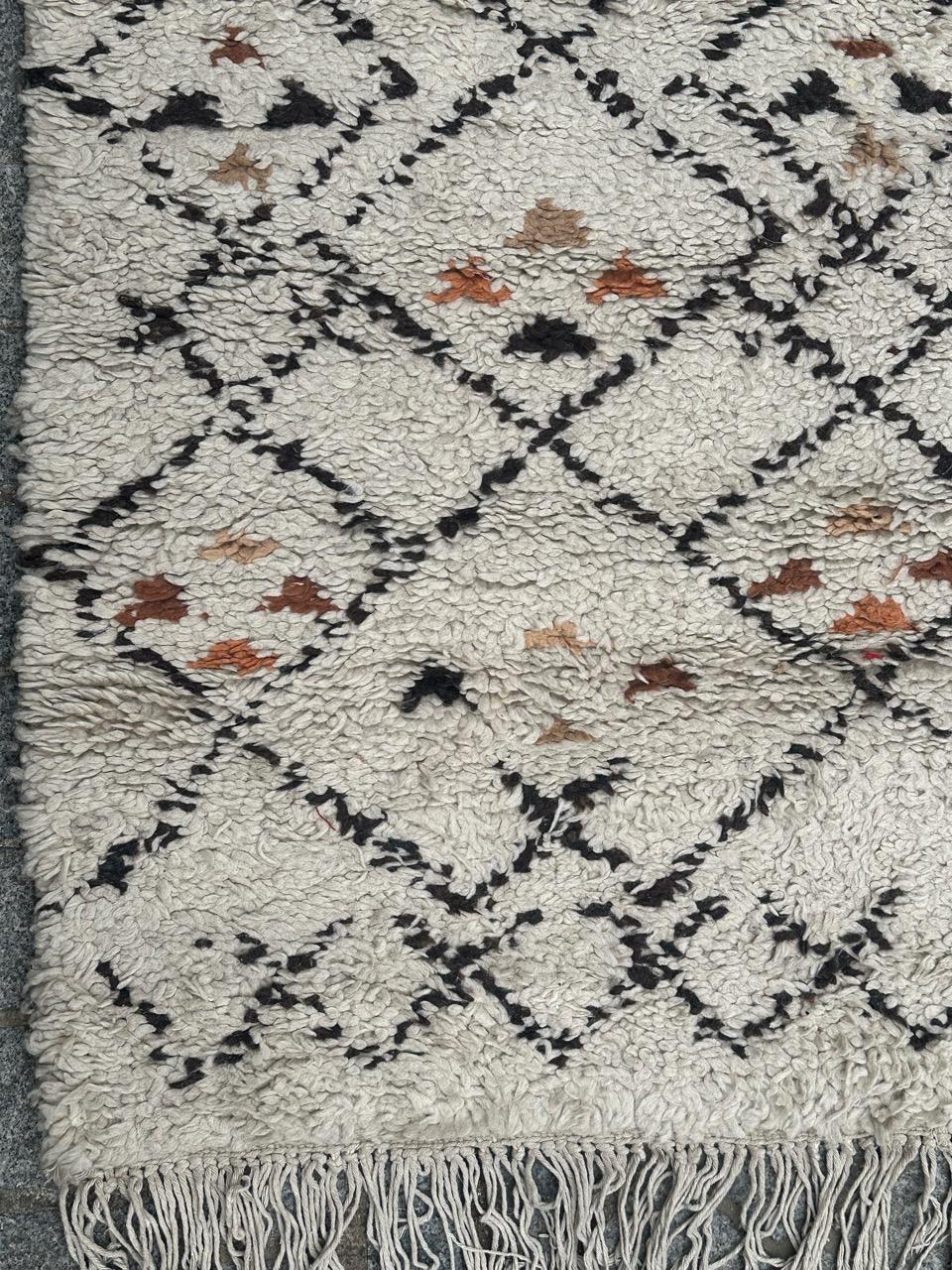 Tribal nice mid century small  tribal Beni Ouarain Moroccan rug  For Sale