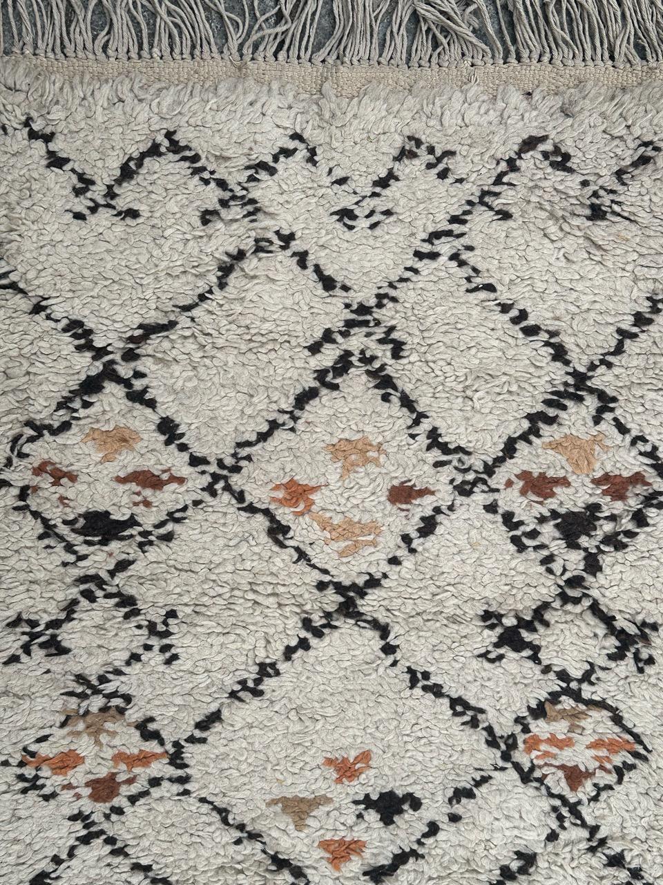 nice mid century small  tribal Beni Ouarain Moroccan rug  In Good Condition For Sale In Saint Ouen, FR
