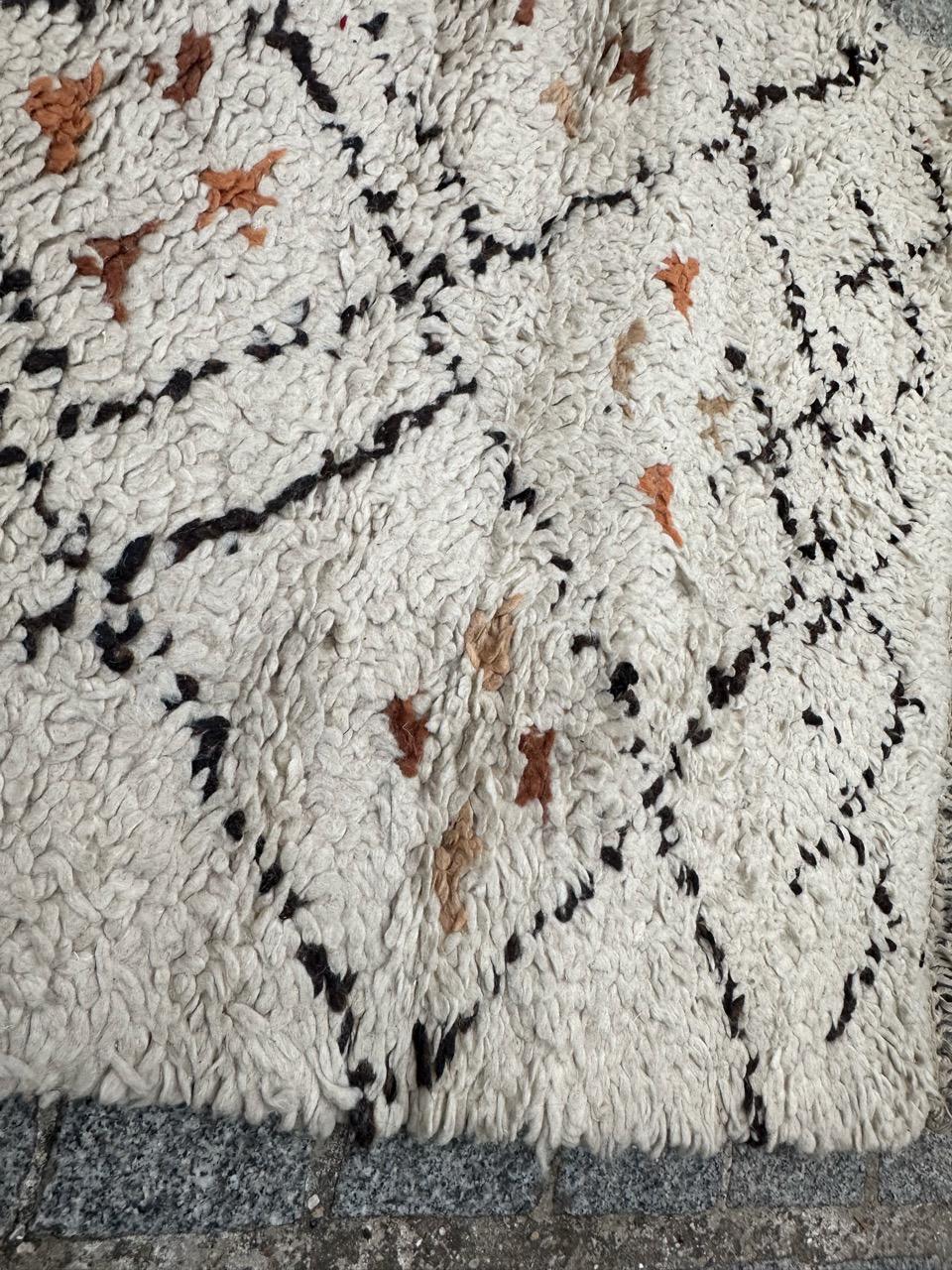 nice mid century small  tribal Beni Ouarain Moroccan rug  For Sale 1