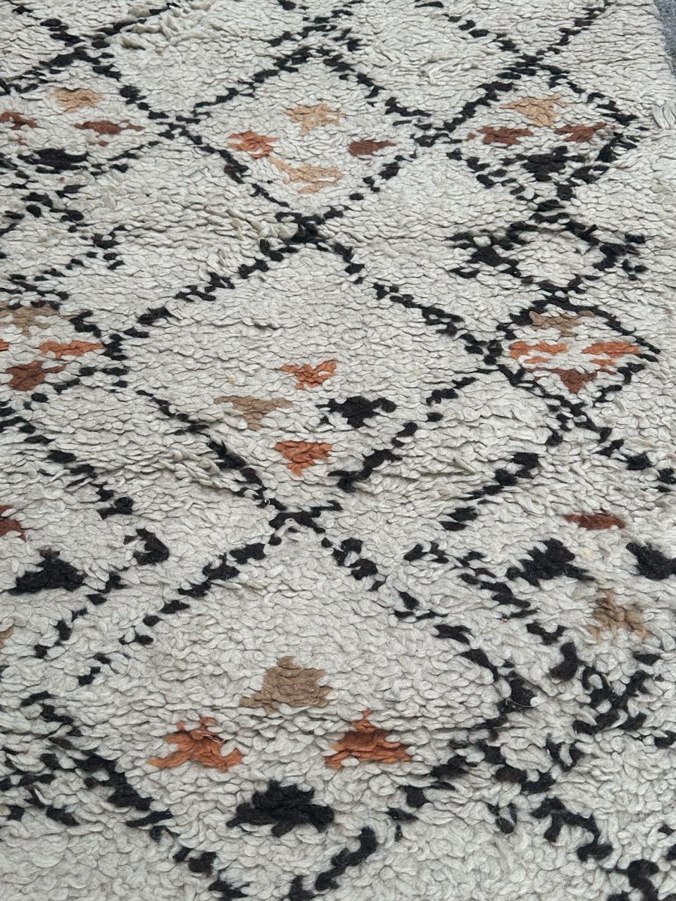 nice mid century small  tribal Beni Ouarain Moroccan rug  For Sale 2