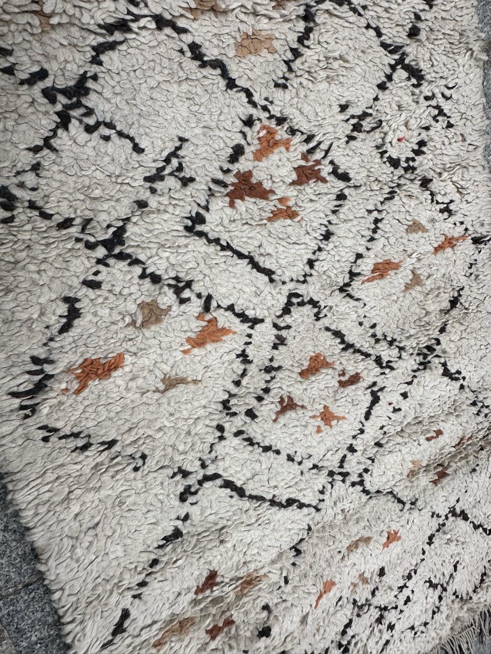 nice mid century small  tribal Beni Ouarain Moroccan rug  For Sale 2