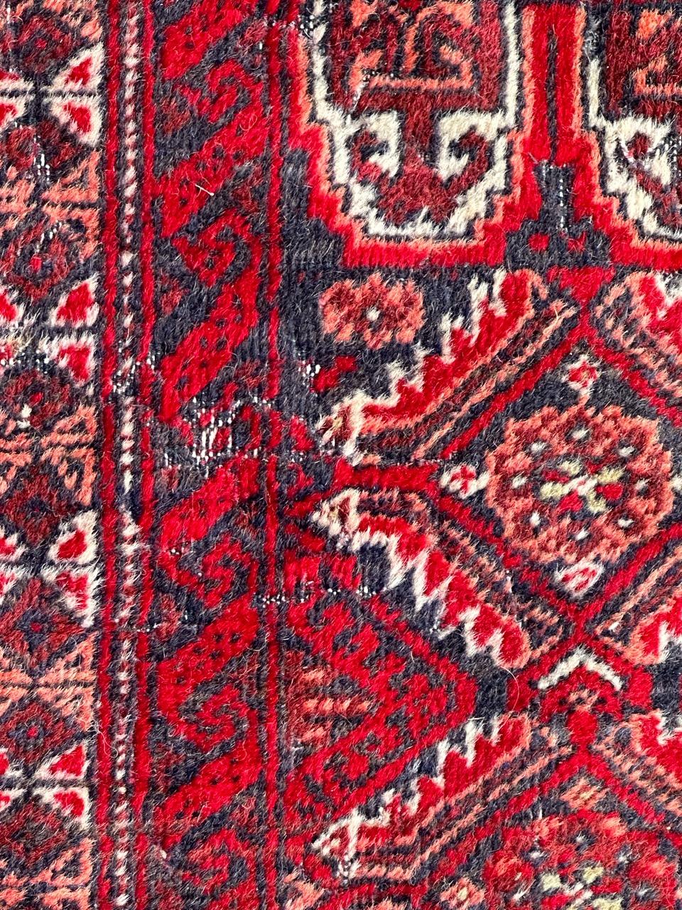 Tribal Beau petit tapis baluch vintage  en vente