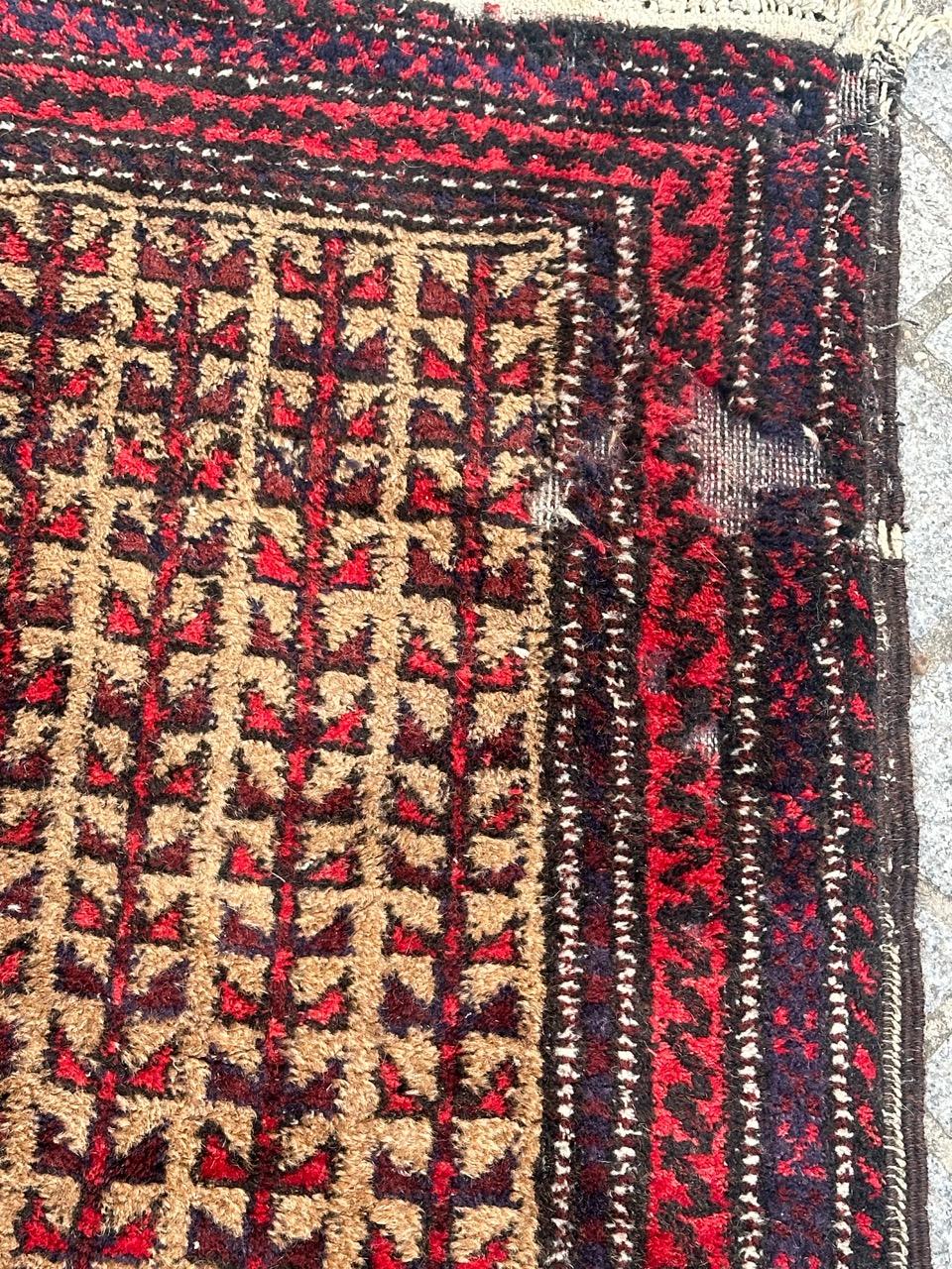 Annodato a mano bel tappeto Baluch vintage di piccole dimensioni in vendita