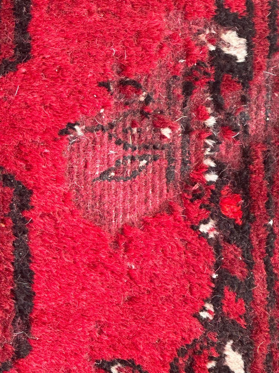 Schöner kleiner türkischer Vintage-Teppich  (Stammeskunst) im Angebot