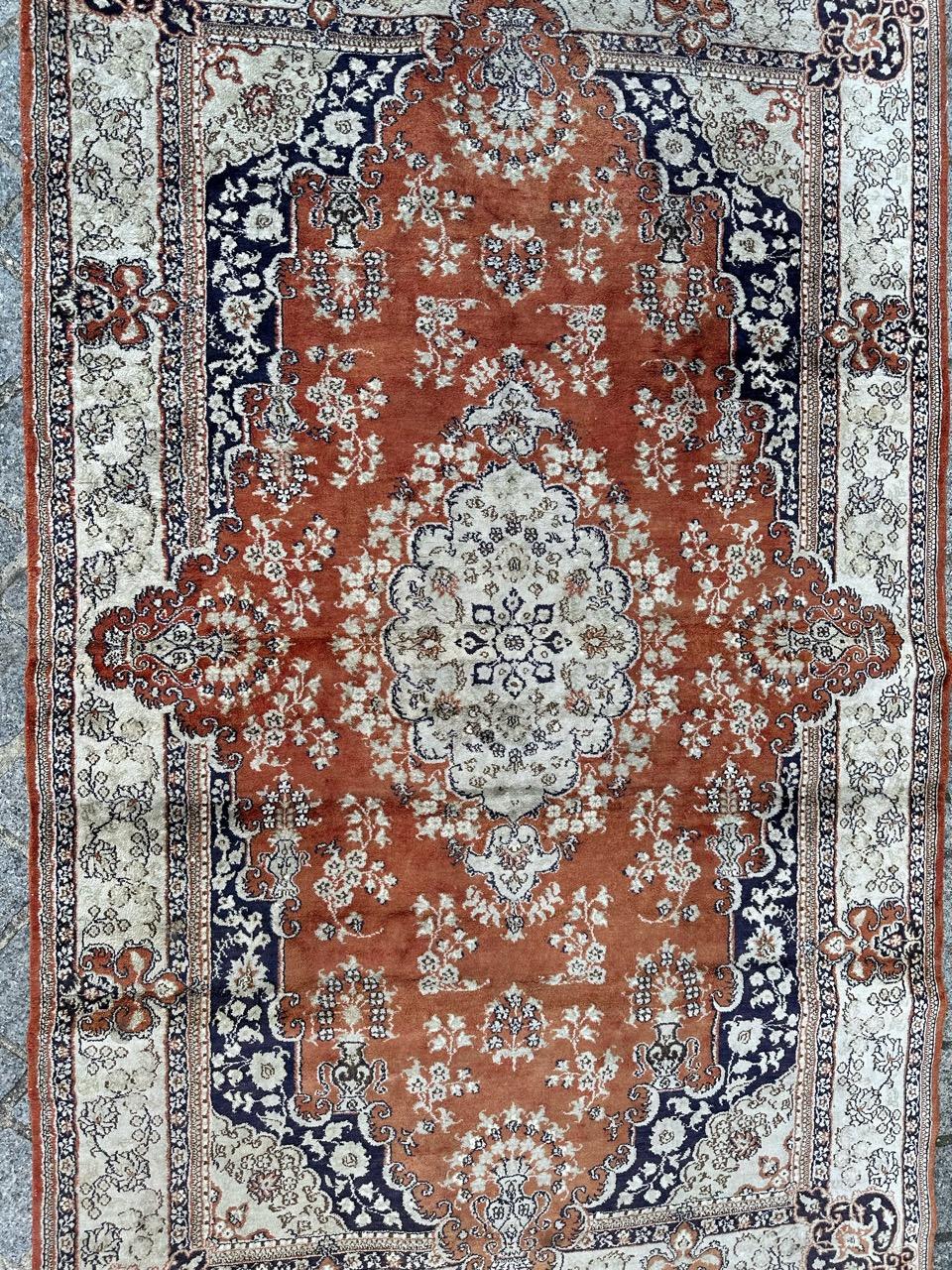 Il bel tappeto vintage di Bobyrug in seta Sino Qom di ottima qualità in vendita 11