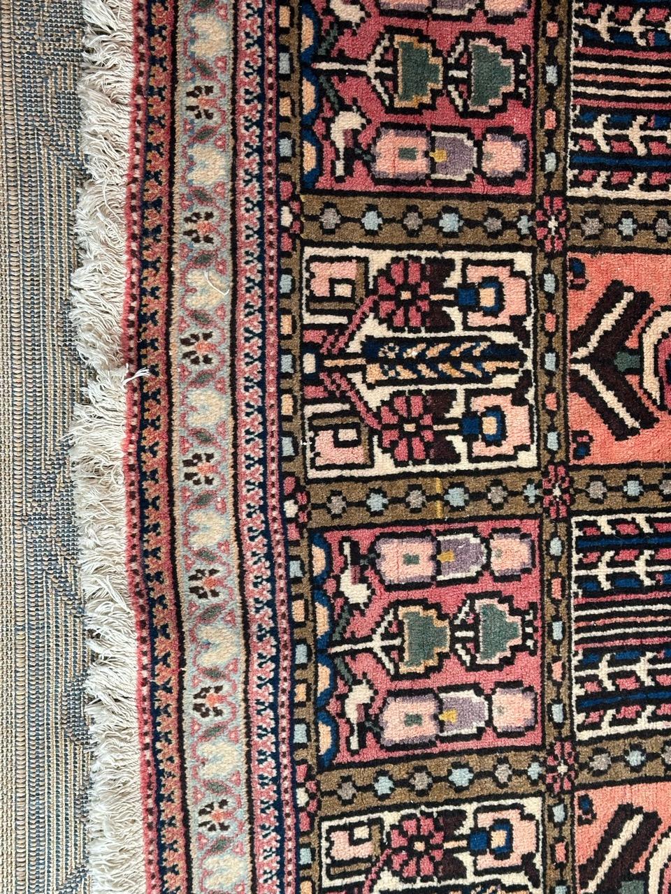 Pretty late 20th century Bakhtiar rug with beautiful design called « four seasons », and beautiful colours with red, orange, pink, green and blue. Entirely hand knotted with wool on cotton foundation.

✨✨✨
