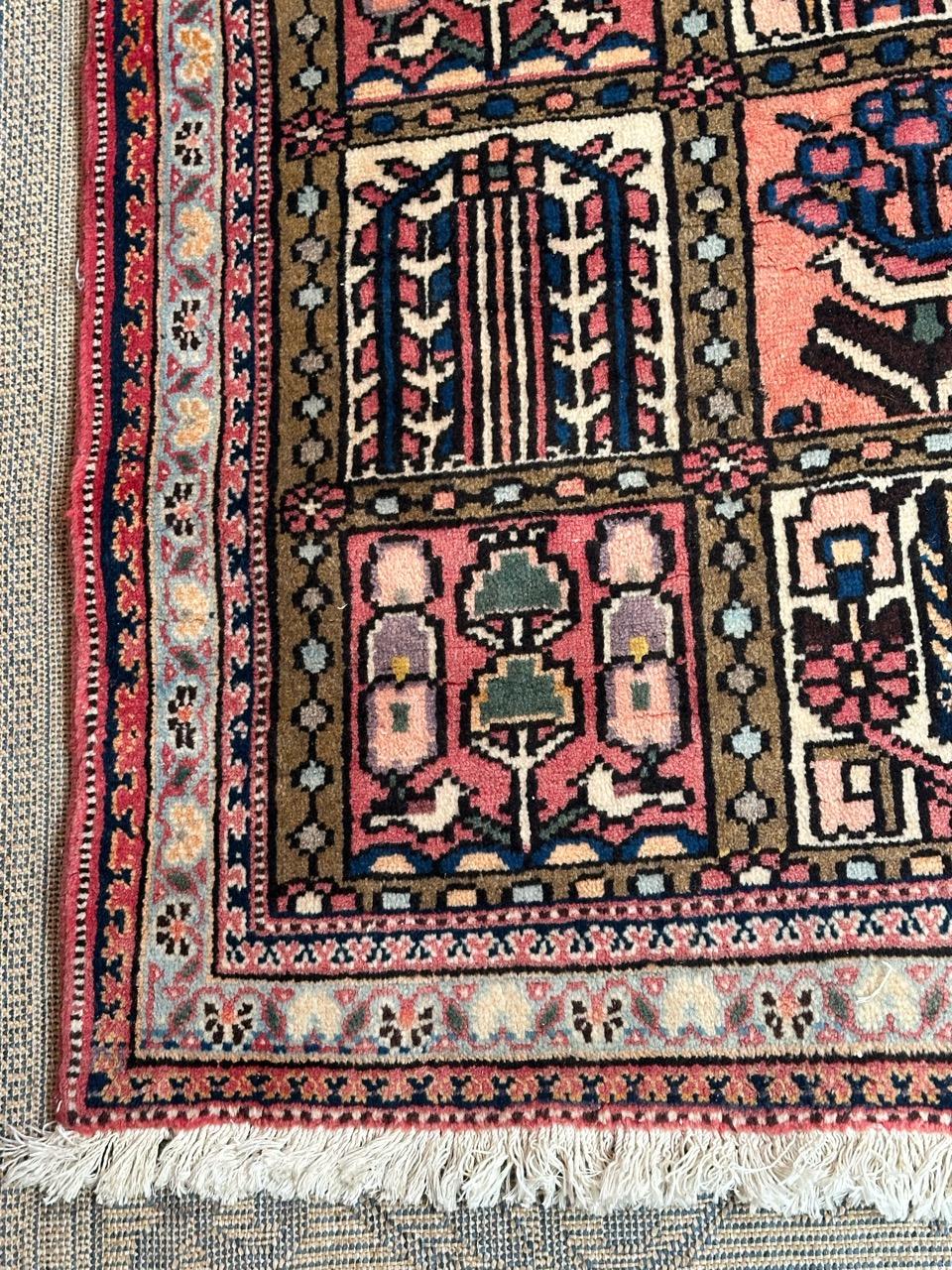Bobyrug’s nice vintage Bakhtiar rug  In Good Condition For Sale In Saint Ouen, FR