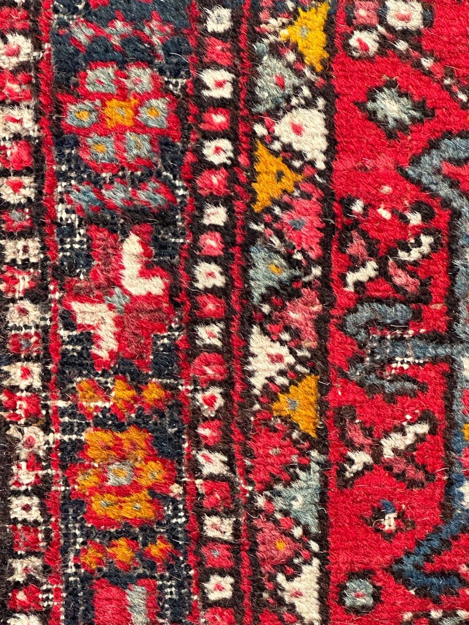Bobyrug’s nice vintage distressed Heriz rug  In Fair Condition For Sale In Saint Ouen, FR