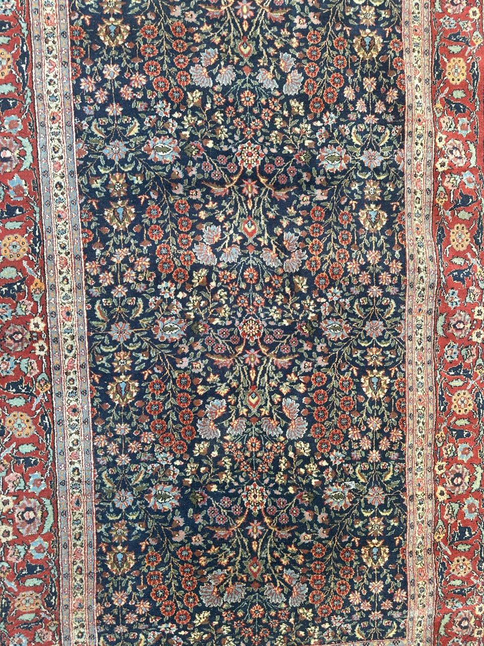 Schöne späten 20. Jahrhundert türkischen Teppich mit einem schönen floralen 
