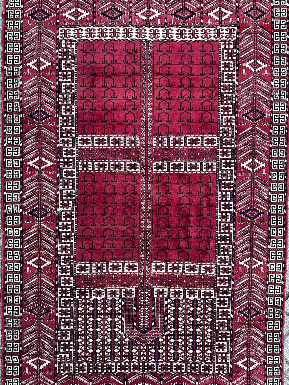 Nice vintage Turkmen rug with a design of Hachlou antique rugs, and nice colours with a red field, and white, orange, blue and black in design, entirely and finely hand knotted with wool on wool foundation 

✨✨✨
