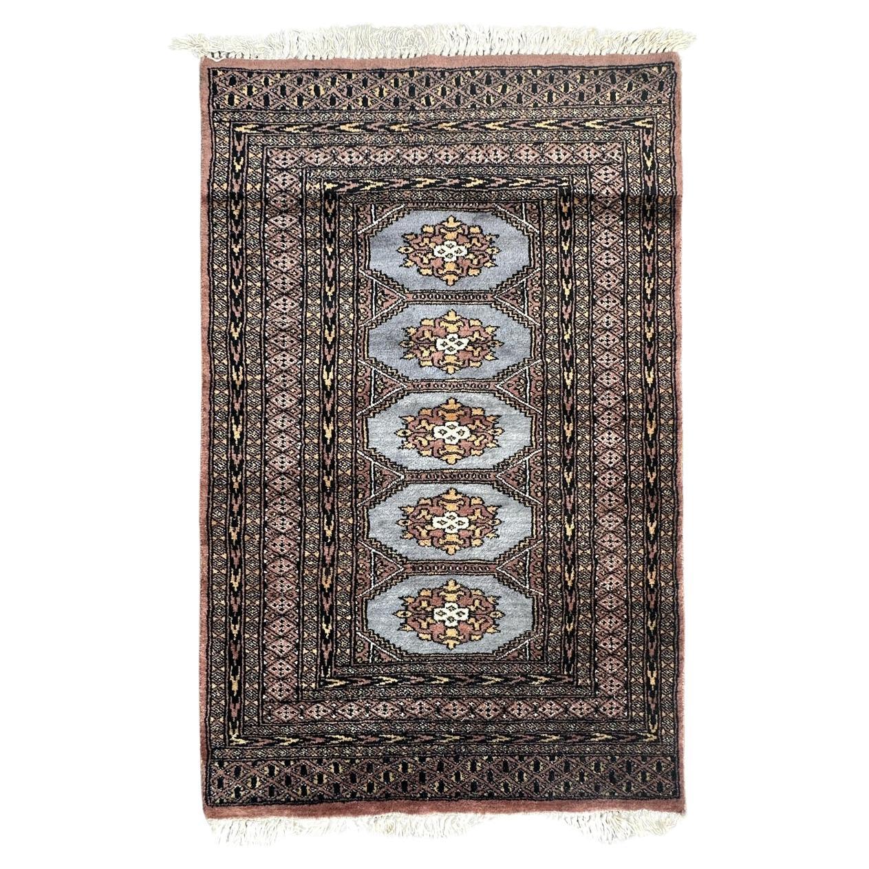 Bobyrug’s nice vintage Pakistani rug  For Sale