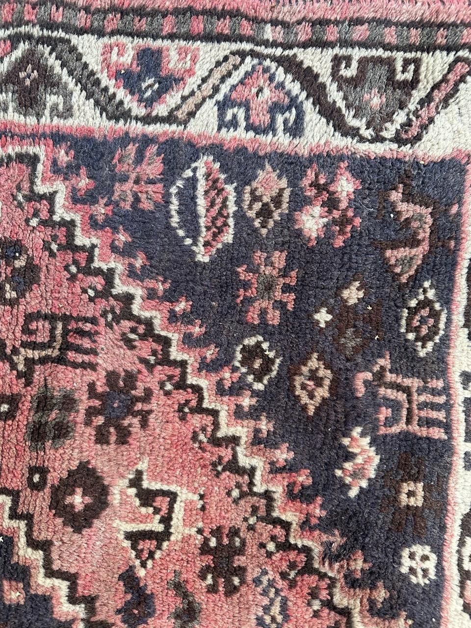 Bobyrug’s nice vintage Shiraz rug  For Sale 4