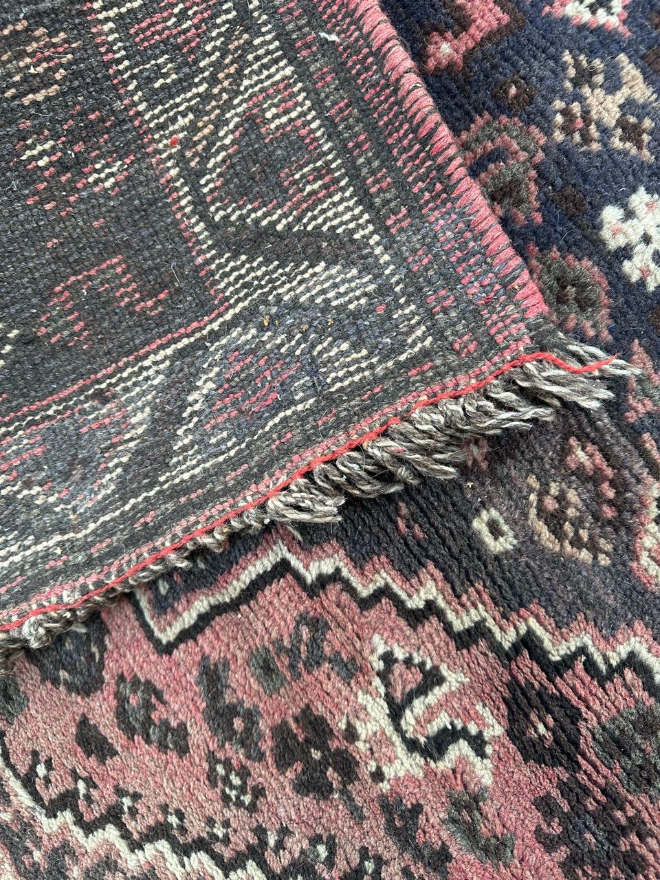 Bobyrug’s nice vintage Shiraz rug  For Sale 10